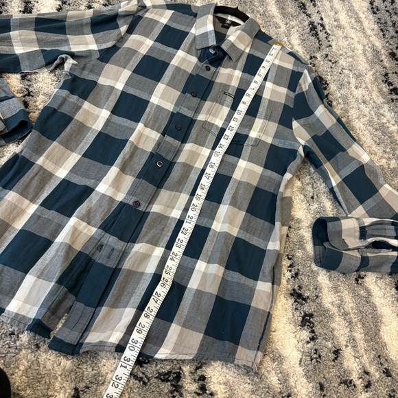 Volcom Men's Plaid Cotton Button-Up Shirt - Blue and Gray Size Large - Picture 8 of 8
